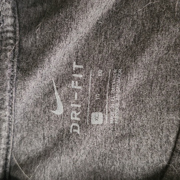 Grey Nike XL dri fit long sleeve. - Picture 3 of 3